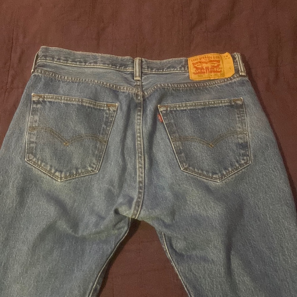blue levi jeans
